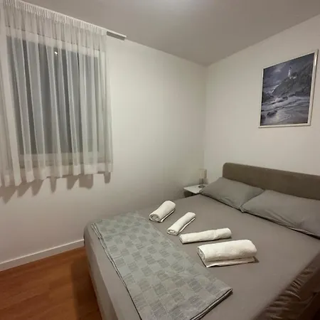 Ivek Apartament *