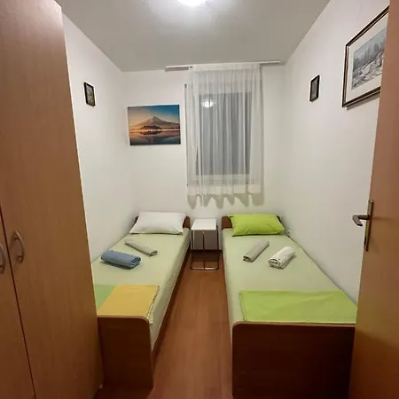 Apartament Ivek Mandre